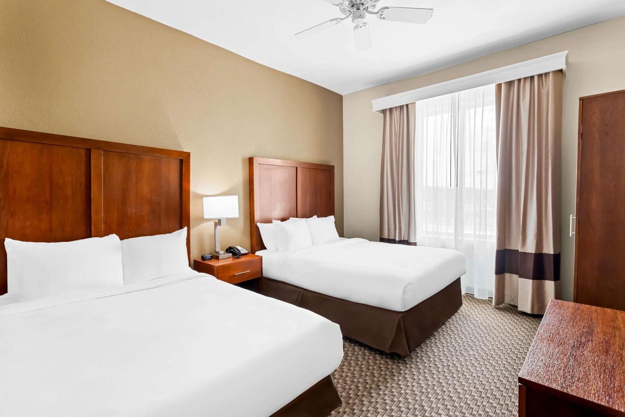 Comfort Inn & Suites Grenada Buitenkant foto